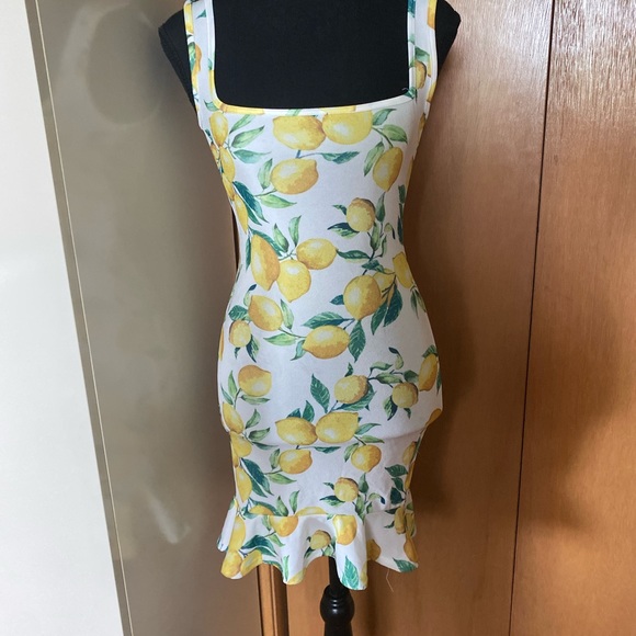 Summer lemon Missguided dress - Picture 2 of 11